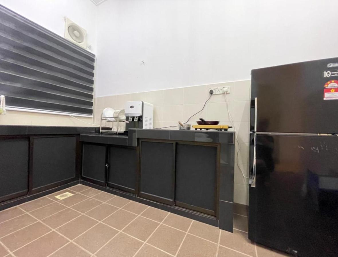 Willa Demuji 4Br 10Pax 3Min To Ecm Kcm, Ps4 Kuantan Zewnętrze zdjęcie